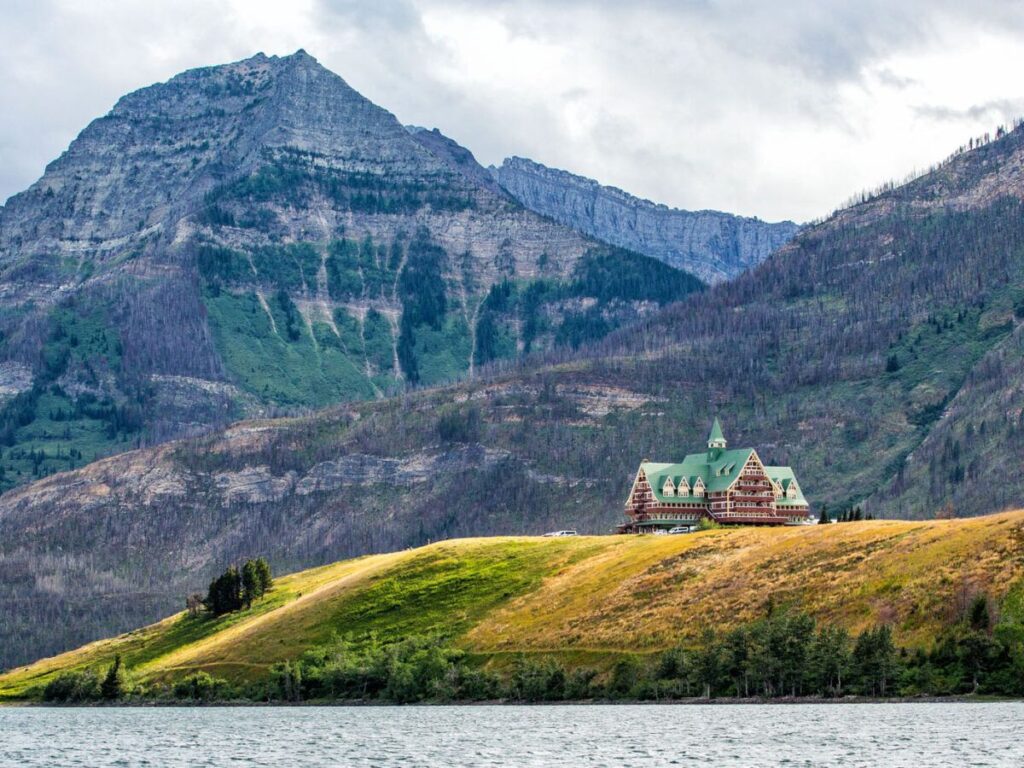 National Parks in Canada : Waterton Lakes National Park